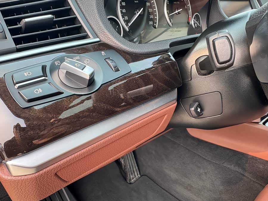 BMW 5 Series GT 2016 #30 BMW 5 Series GT 2016 immagine di auto #30