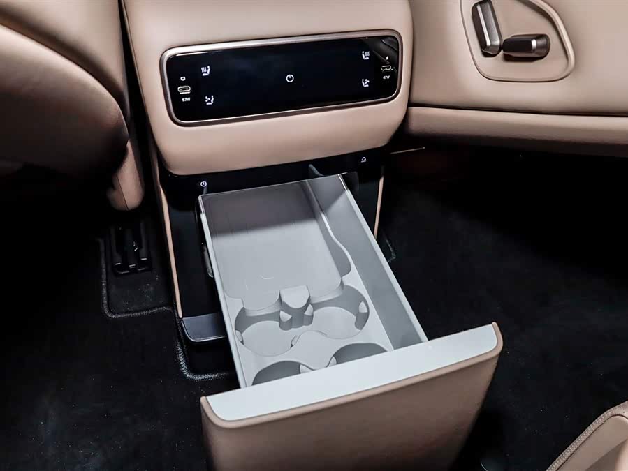 Li i8 2025 изображение автомобиля #30