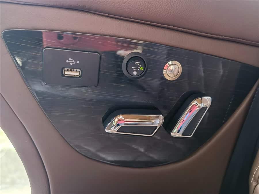 Toyota SIENNA 2018 car image #30