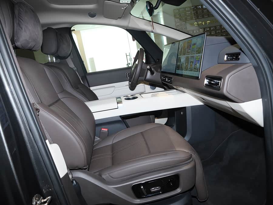 理想汽车 理想MEGA 2024 汽车图片 #30