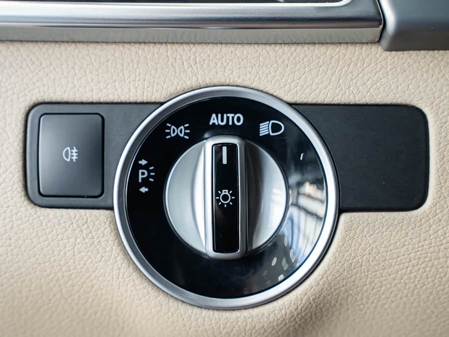 Mercedes-Benz M Class 2014 car image #30