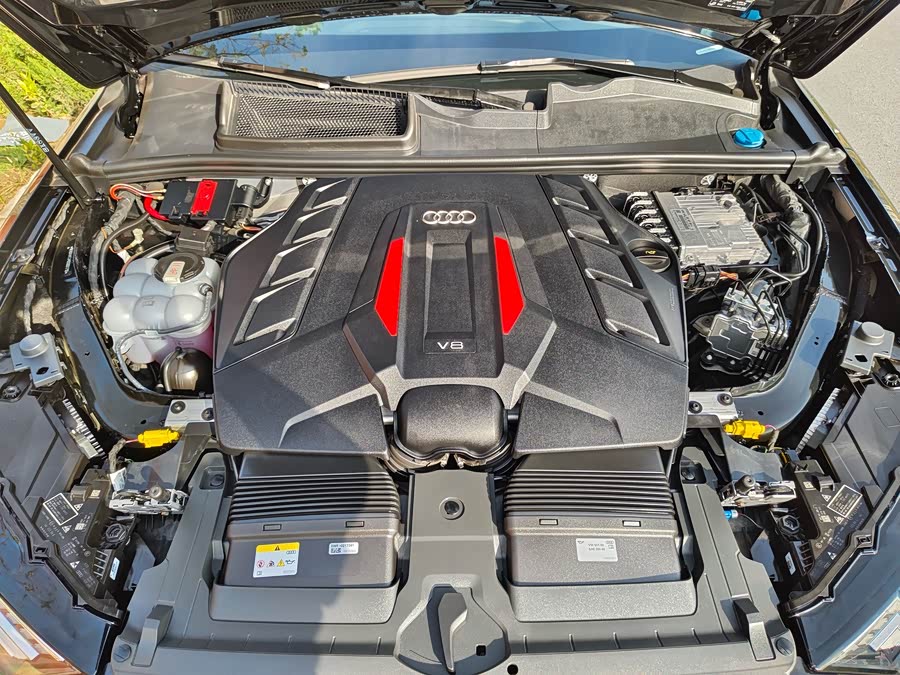 Audi SQ7 2024 изображение автомобиля #30