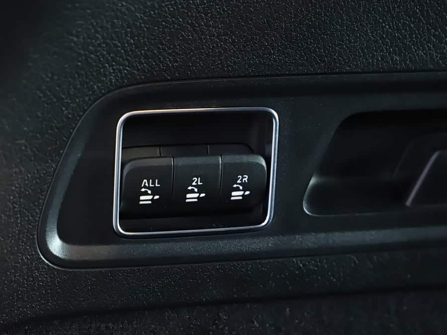 Mercedes-Benz GLS Class 2023 car image #30