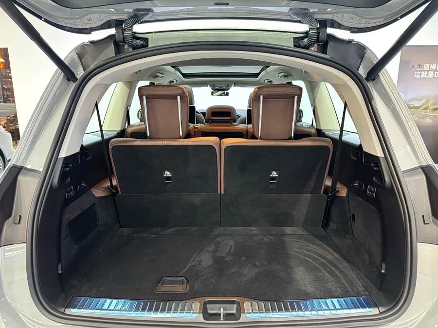 Mercedes-Benz GLS Class 2023 car image #30