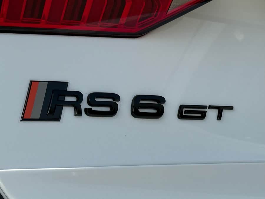 Audi RS 6 2025 car image #30