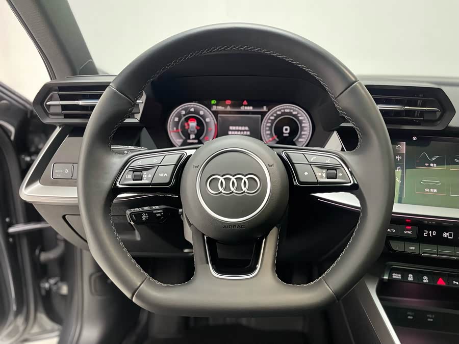 Audi A8 2021 imagen de coche #30