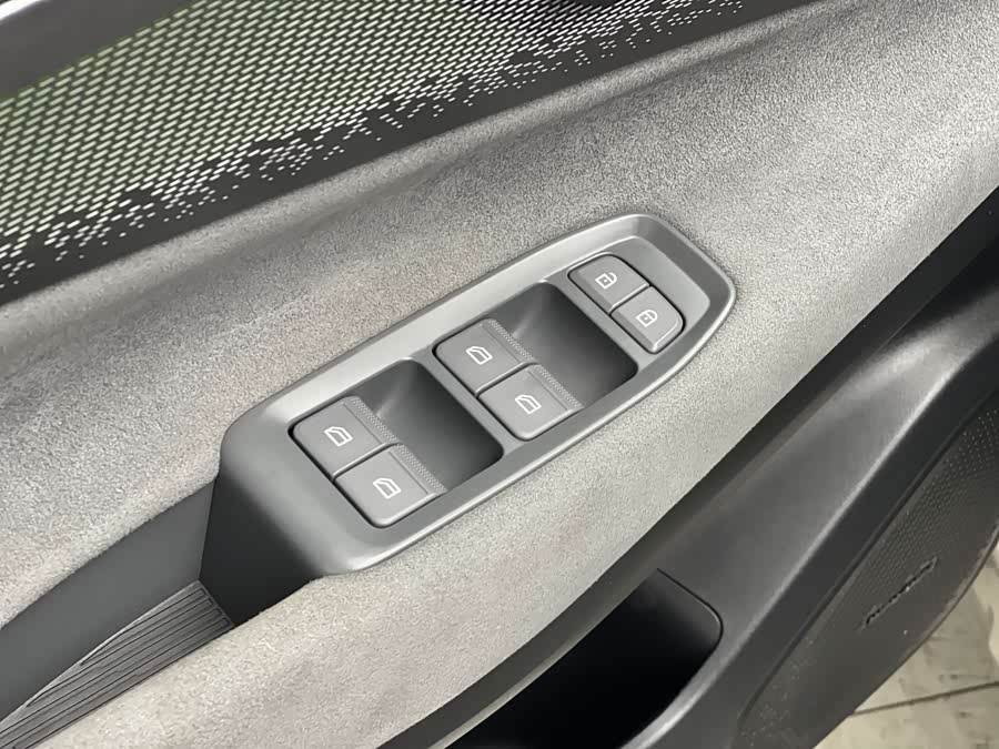 Lynk & Co 08 EM-P 2023 car image #30