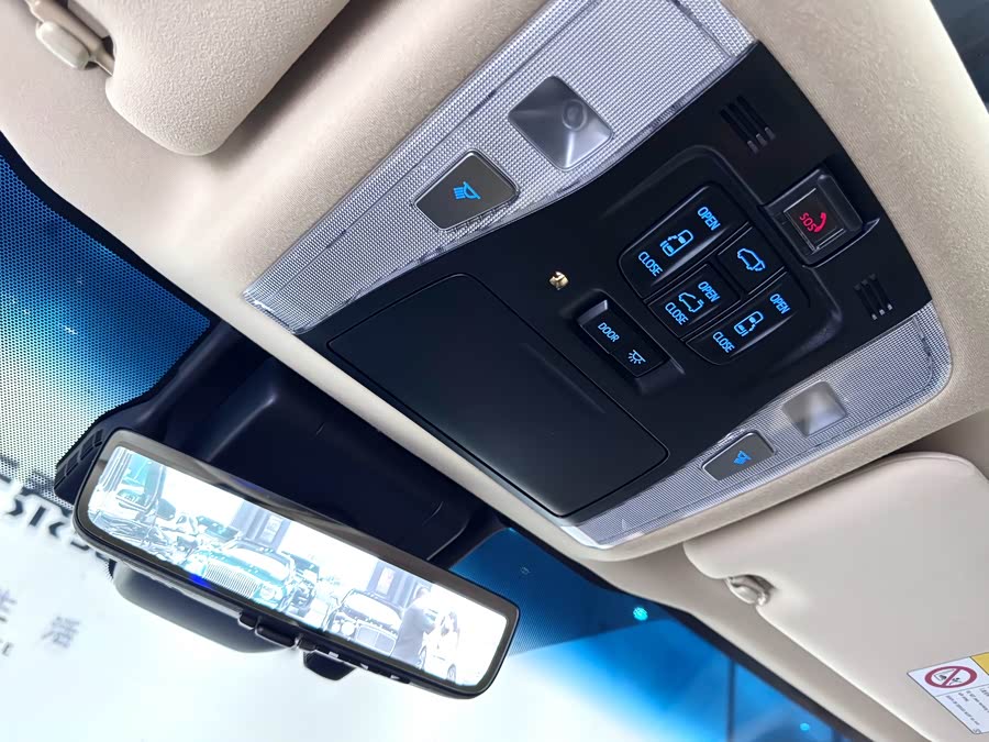 Toyota Vellfire 2023 car image #30