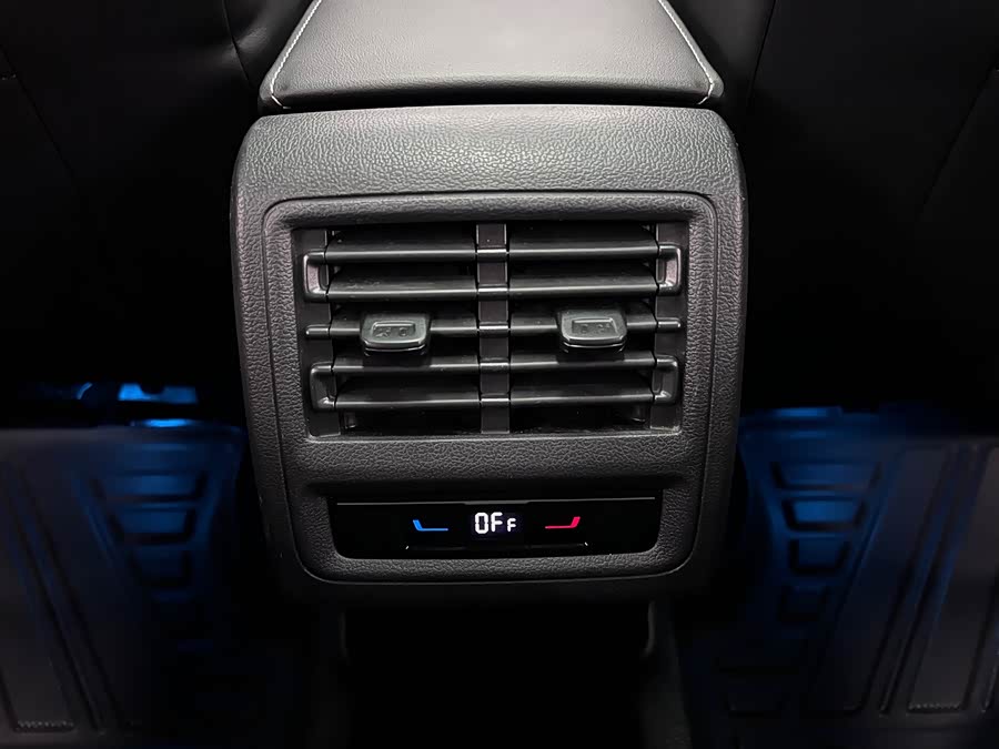 Volkswagen Golf 2022 car image #30