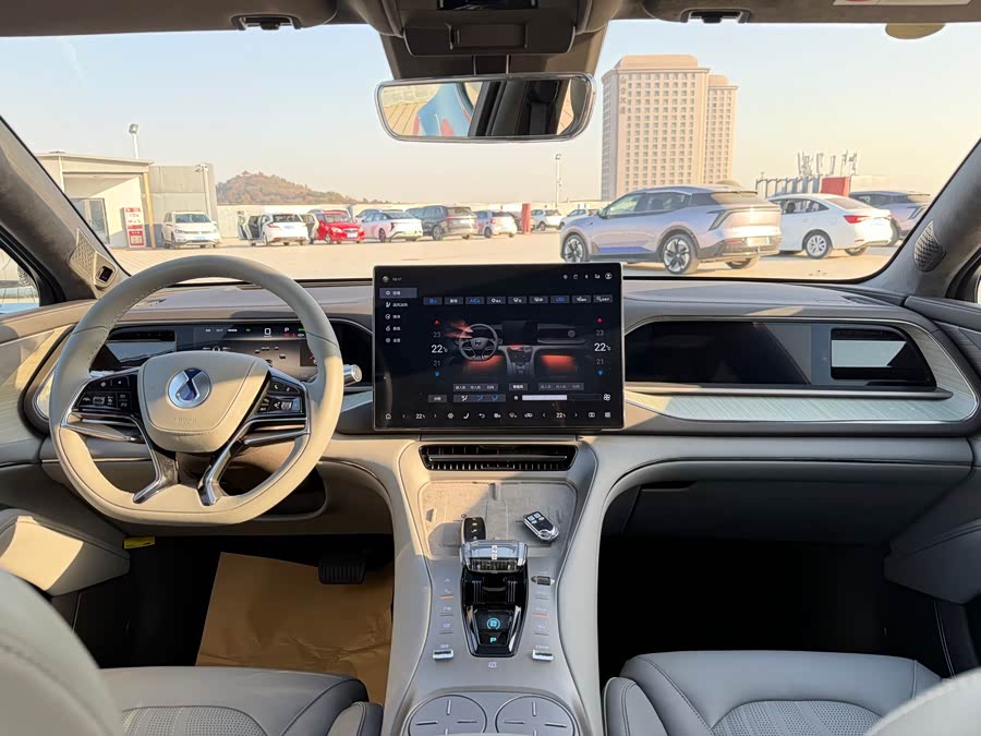 Denza N7 2023 car image #30