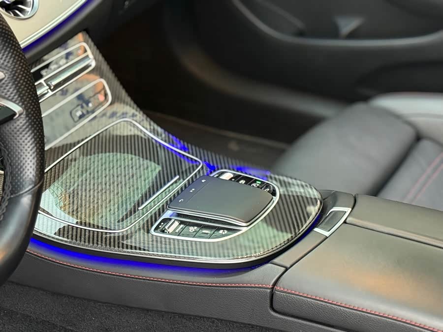 Mercedes-Benz E AMG 2022 immagine di auto #30