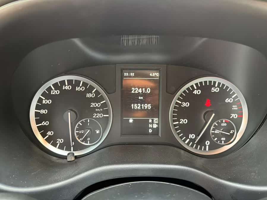 Mercedes-Benz Vito 2017 car image #30