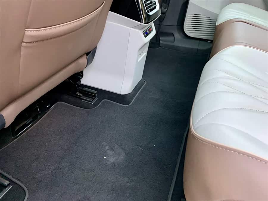 Volkswagen ID.6 X 2022 car image #30