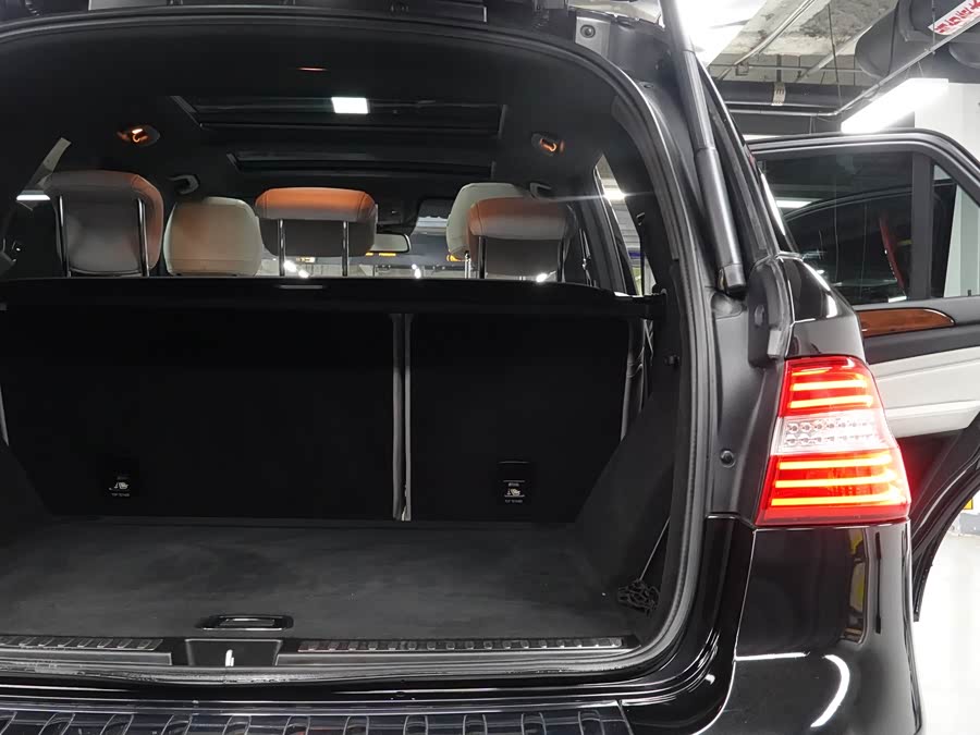 Mercedes-Benz M Class 2012 car image #30