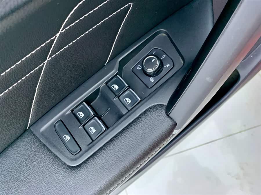 Volkswagen Tayron X 2020 car image #30