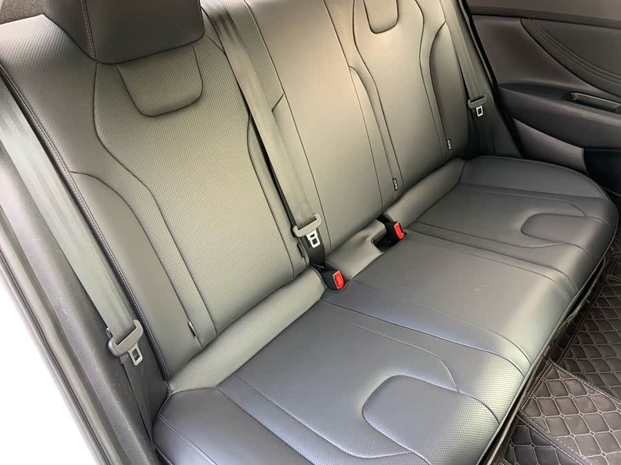 Hyundai Elantra 2022 car image #30