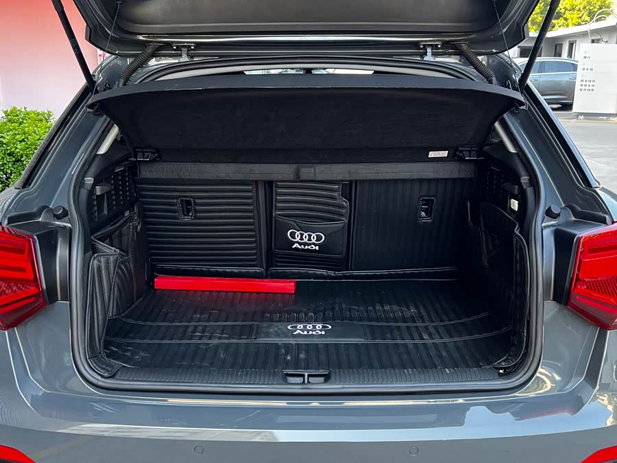 Audi Q2L 2021 car image #30