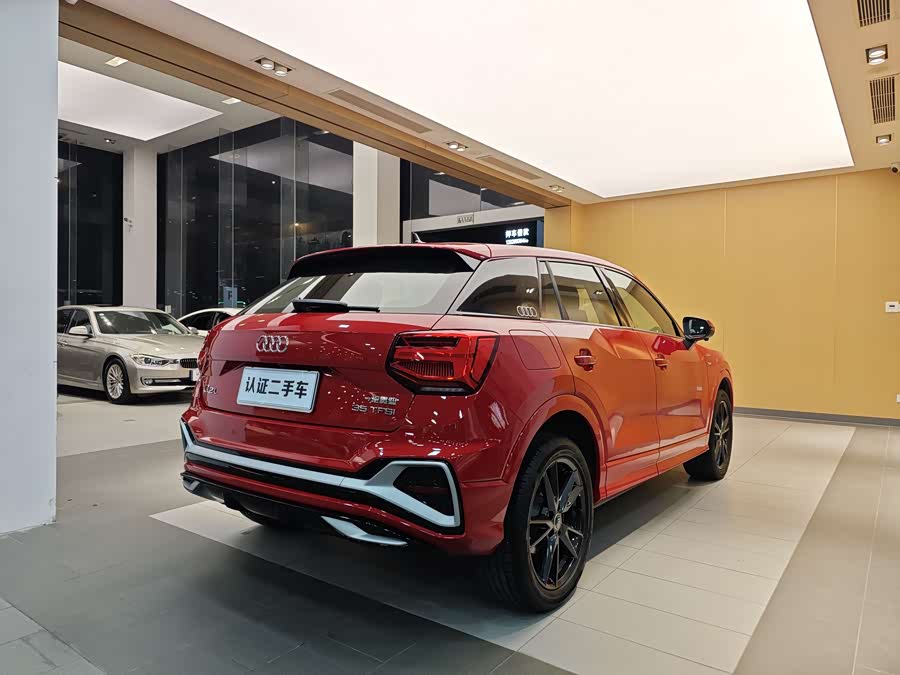 Audi Q2L 2022 car image #30