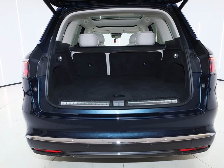 2025 car image #30