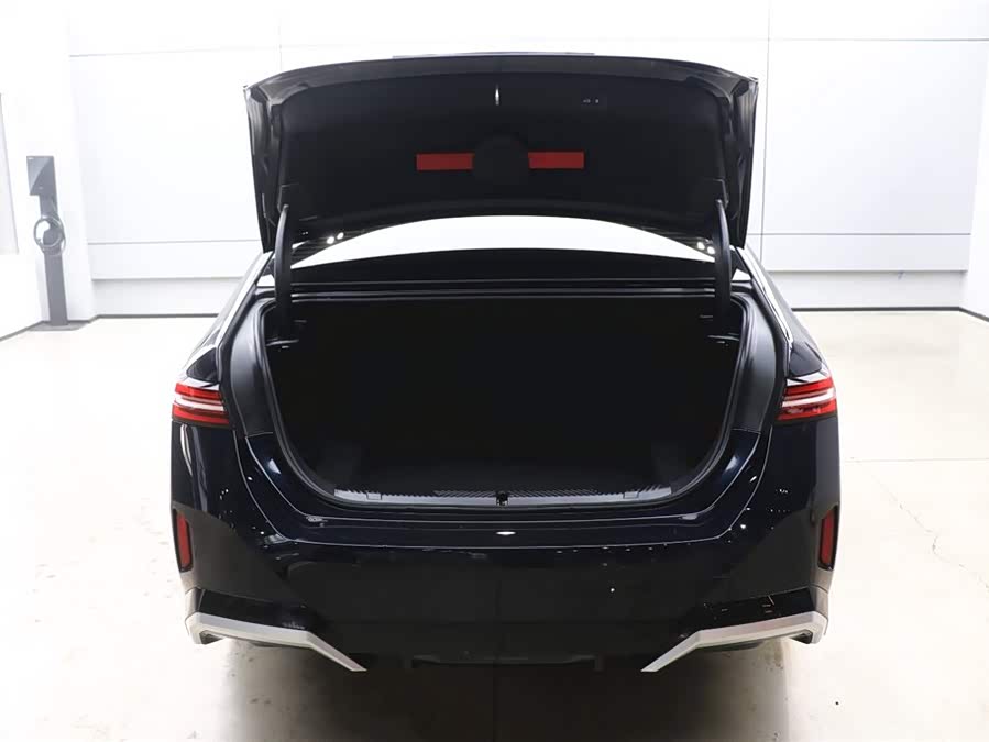 BMW 5 Series 2025 car image #30