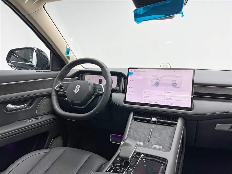 2025 car image #30