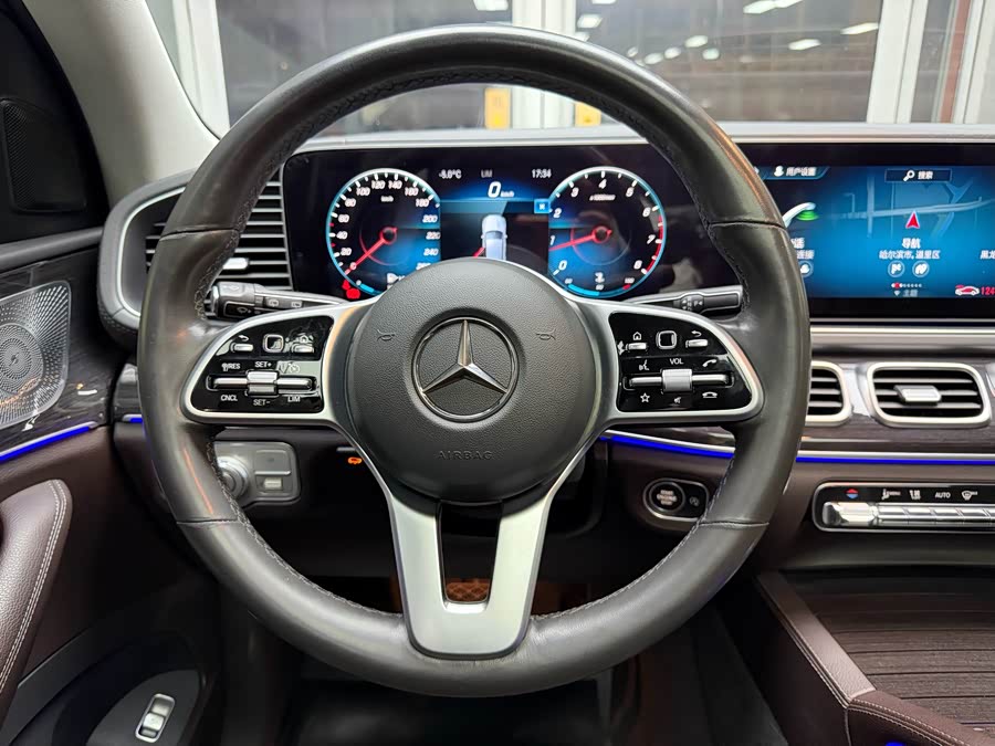 Mercedes-Benz GLE Class 2020 car image #30