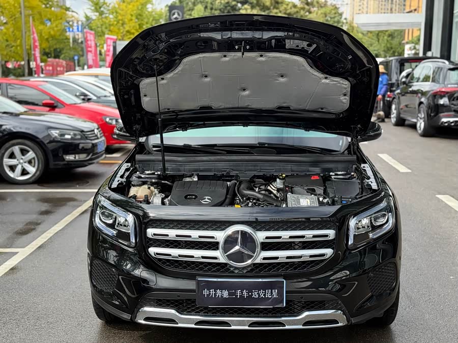 Mercedes-Benz GLB Class 2025 car image #30