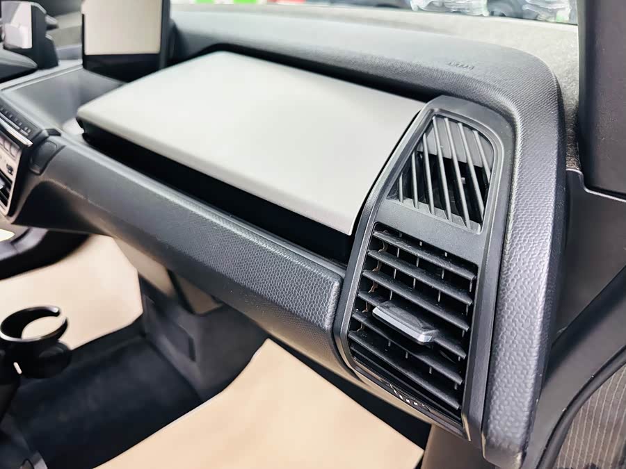 BMW i3 (Imported) 2018 immagine di auto #30