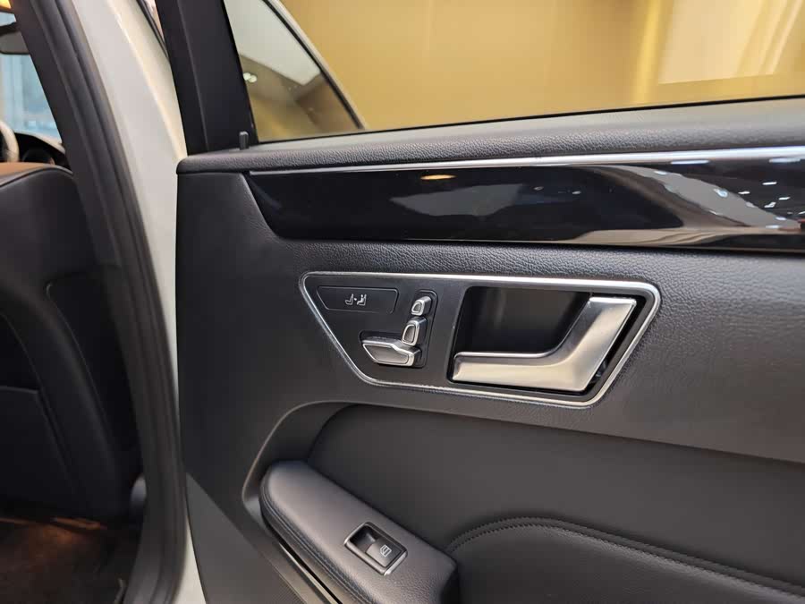 Mercedes-Benz E Class 2015 #30 Mercedes-Benz E Class 2015 car image #30