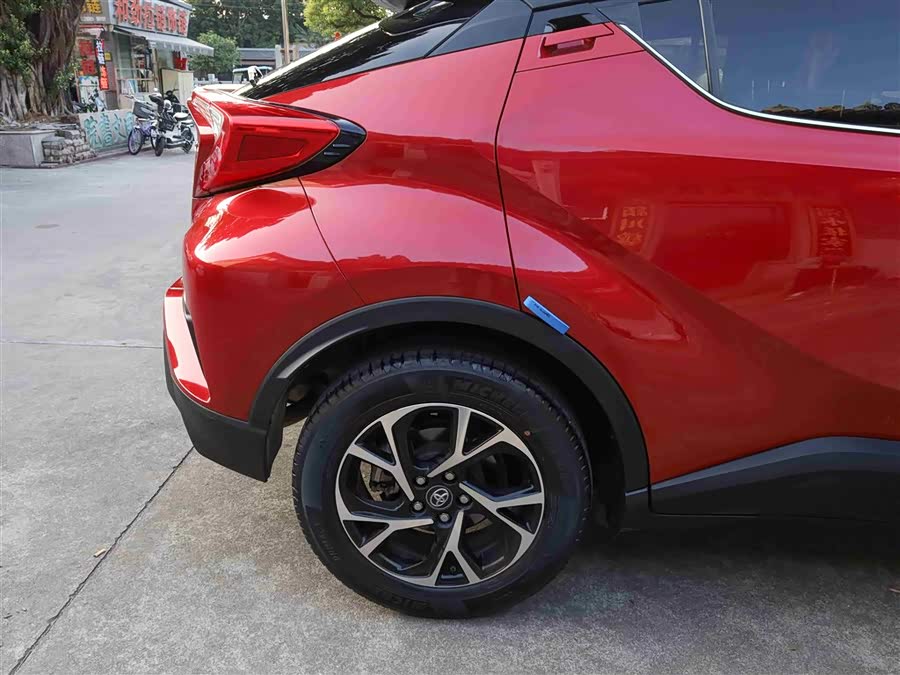 Toyota C-HR 2018 car image #30