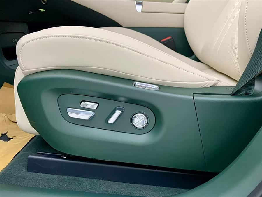 小米汽车 小米YU7 2025 #30 小米汽车 小米YU7 2025 汽车图片 #30