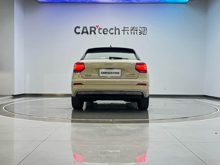 Audi Q2L e-tron 2021 immagine di auto #30