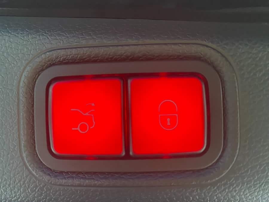 Mercedes-Benz E Class 2023 car image #30