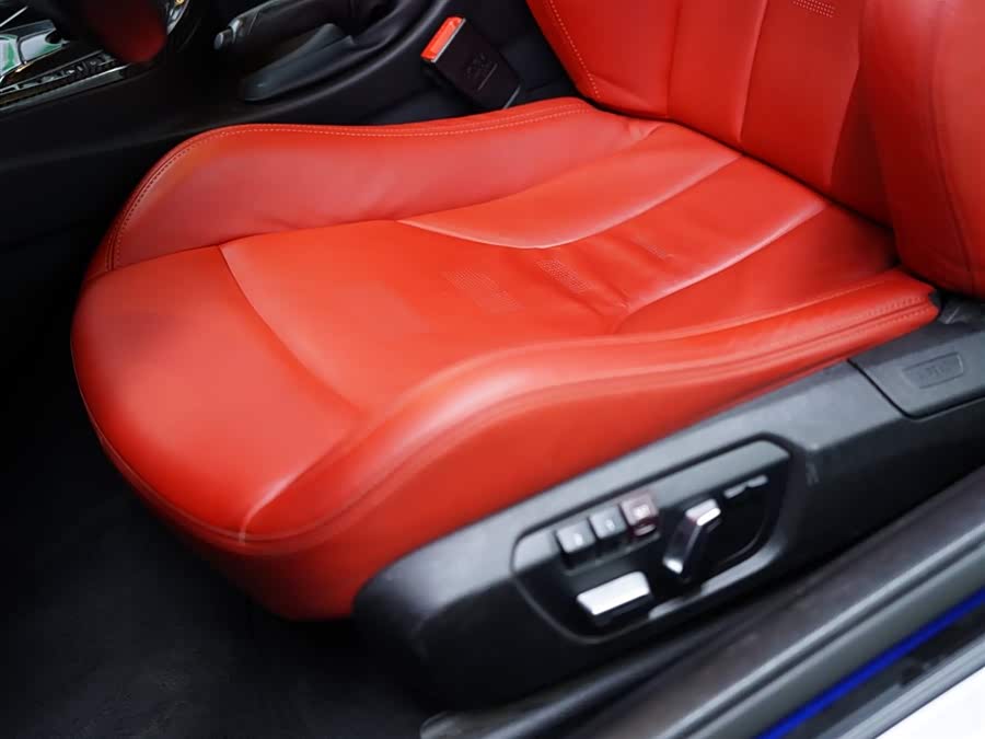 BMW M4 2019 car image #30