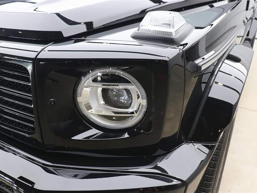 Mercedes-Benz 2025 car image #30