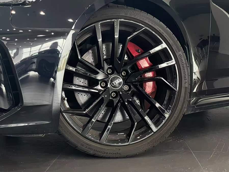 Audi RS 4 2023 car image #30