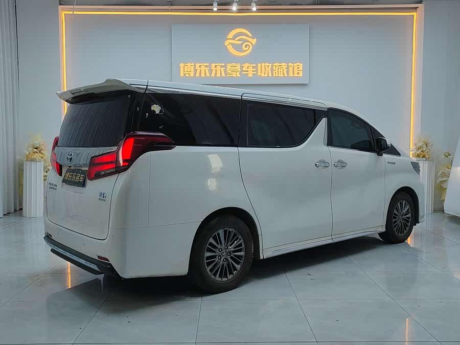 Toyota Alphard 2023 car image #30