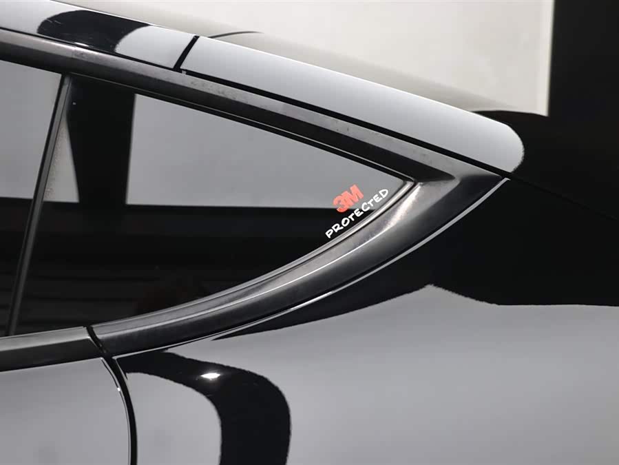 Tesla Model Y 2021 car image #30