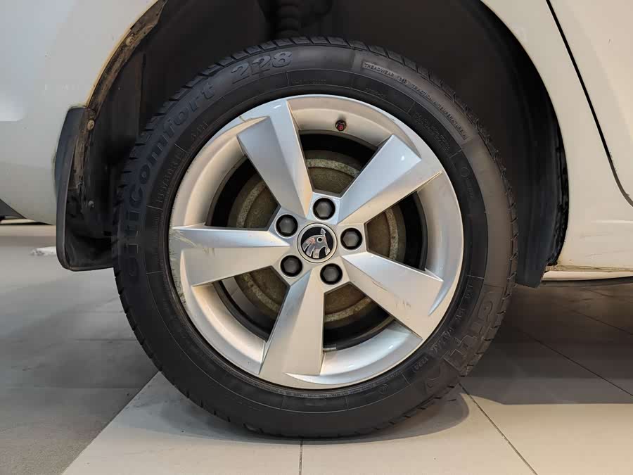 Skoda Rapid Spaceback 2019 car image #30