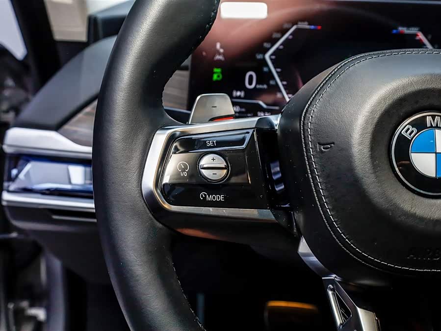 BMW 7 Series 2024 car image #30