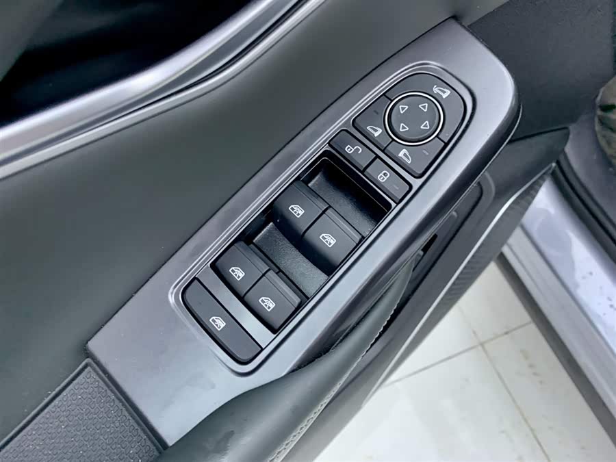 BYD SongL DM-i 2025 car image #30