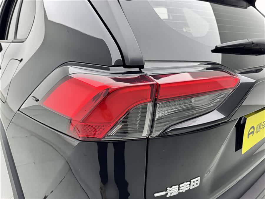 Toyota RAV4 2022 car image #30