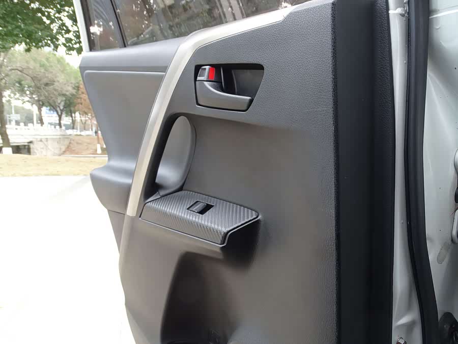 Toyota RAV4 2015 car image #30