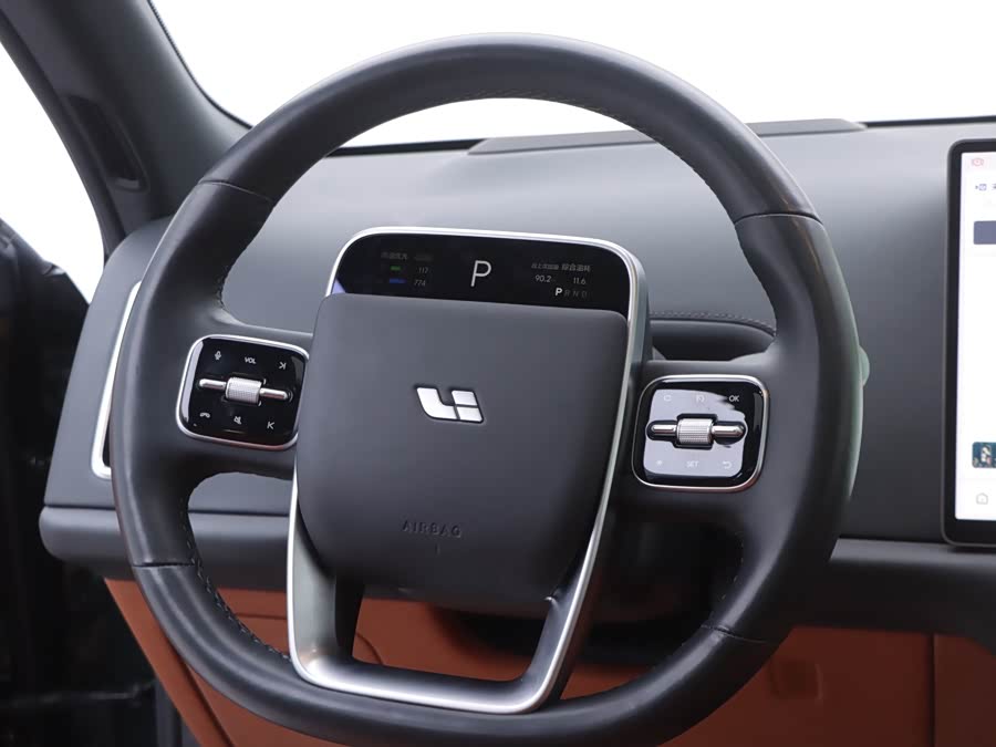 Li L9 2024 صورة سيارة #30