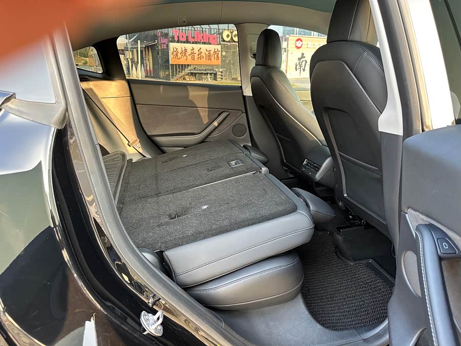 Tesla Model Y 2022 #30 Tesla Model Y 2022 car image #30