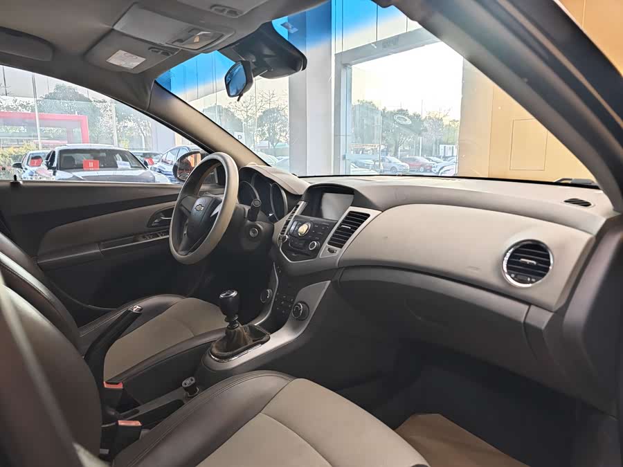 Chevrolet Cruze 2011 изображение автомобиля #30