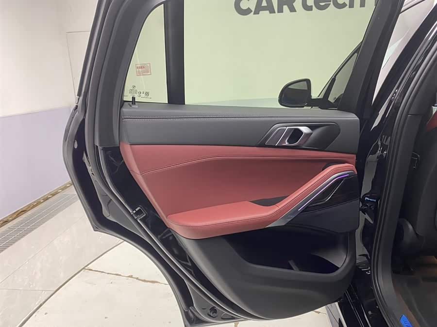 BMW X6 2021 car image #30