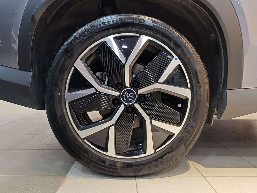 BYD SongL DM-i 2025 #30 BYD SongL DM-i 2025 car image #30