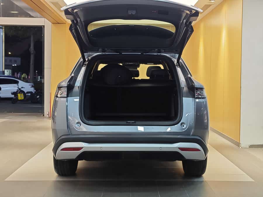 BYD SongL DM-i 2025 car image #30