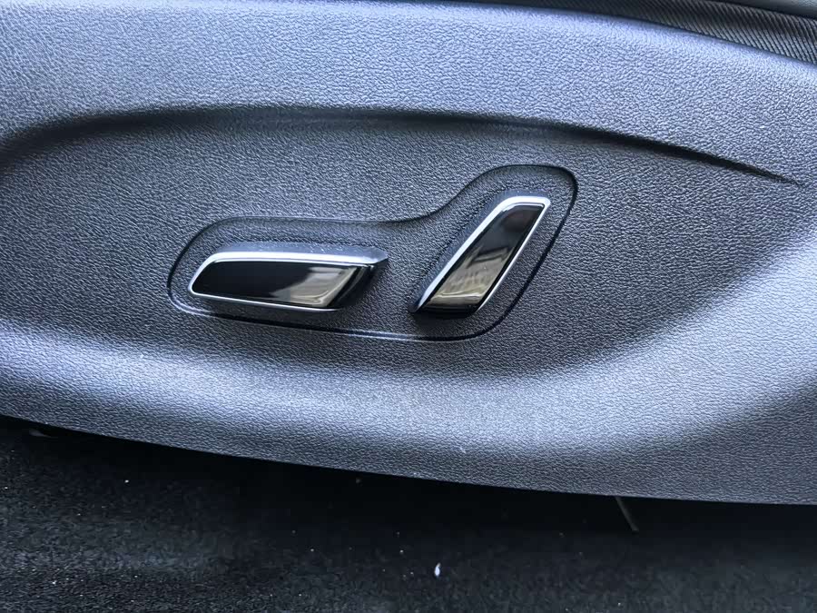 BYD SongL DM-i 2025 #30 BYD SongL DM-i 2025 car image #30